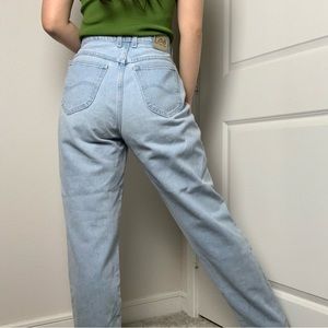 Vintage Lee Light Wash High Waisted Tapered Leg Vintage Jean